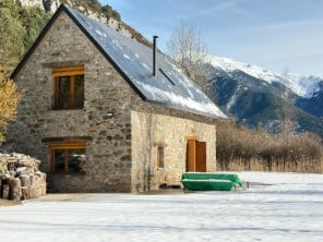 Mountain View Barn in the Pineta Valley